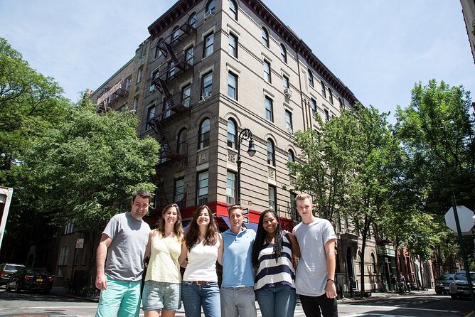 3-Hour Private NYC TV and Movie Tour - The Real Route: Holiday-Lights Stops and Famous Screen Spots