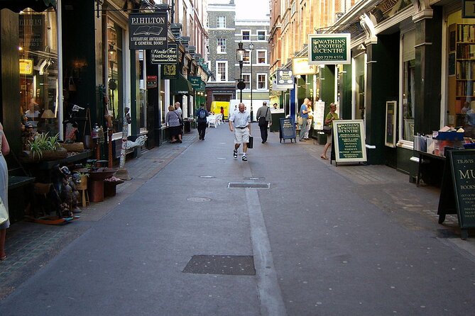 A Muggle's Guide to Harry Potter Walking Tour in London - Stop 1: Platform 9 3/4, wall-side magic with real momentum