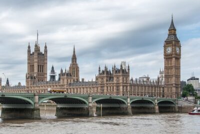 A Muggle's Guide to Harry Potter Walking Tour in London - Meeting near Temple, ending near St Pancras