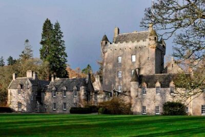 Cawdor Castle, Inverness, Culloden, Outlander and Loch Ness Tour - Culloden Battlefield and Clava Cairns: Real Places, Big Turning Points