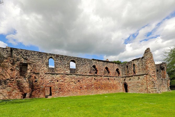 Cawdor Castle, Inverness, Culloden, Outlander and Loch Ness Tour - Loch Ness Monster Hunt: How to Get Good Photos Without Expecting Magic
