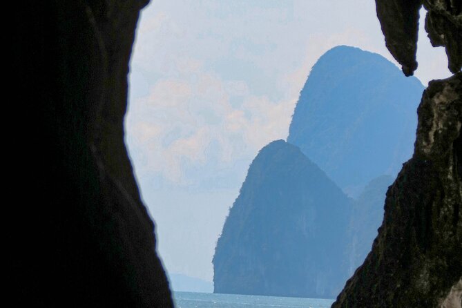 Full-Day Private James Bond Island Speedboat Charter by V.Marine Tour - Private guide and crew: the VIP feeling comes from how they run it