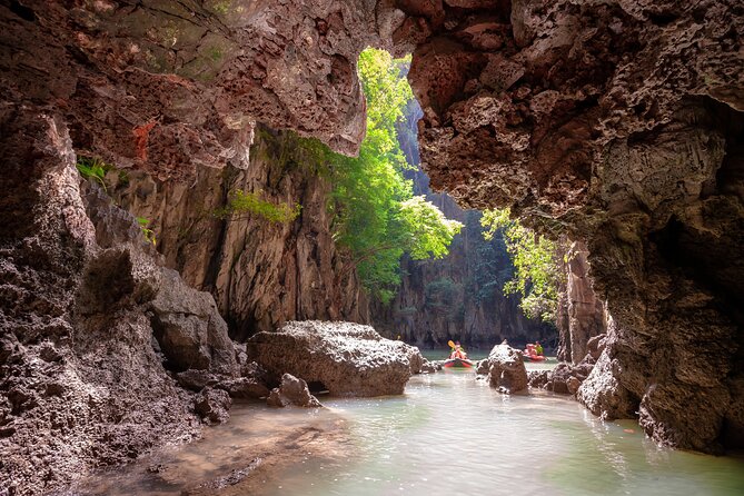 Full-Day Tour to James Bond Island - Phang Nga Bay - 5 in 1 Canoe - Stop 3: Ko Panyi Lunch and Sightseeing Reset