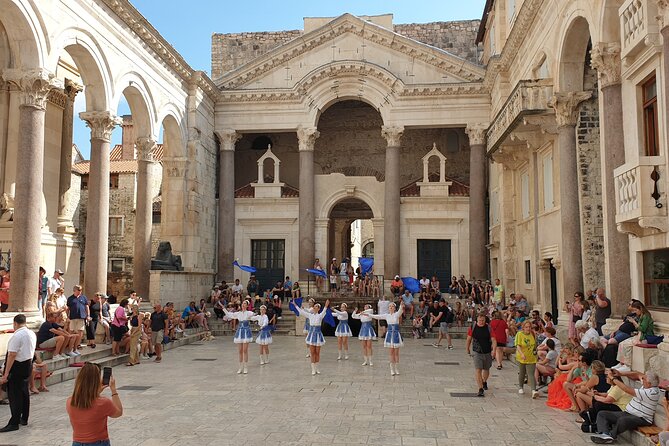 Game Of Thrones Split Walking Tour - From the Temple of Jupiter to the Vestibulum Ambush