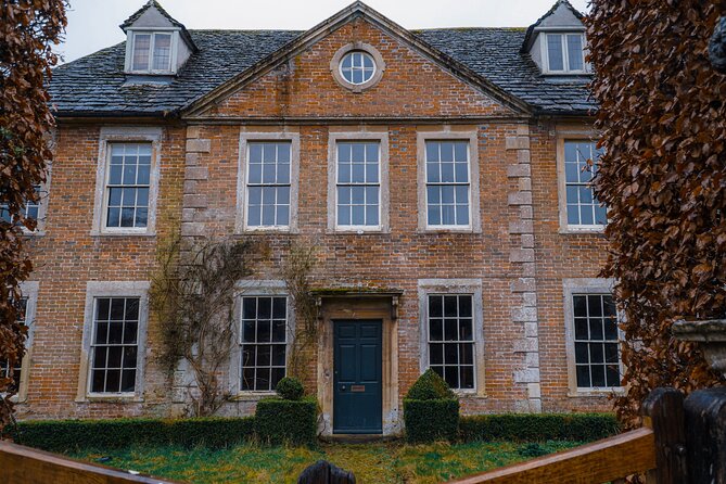Guided Tour of Harry Potter Film Locations of Lacock & Cotswolds - Getting There in Comfort: London Start, Small Group, Wi-Fi