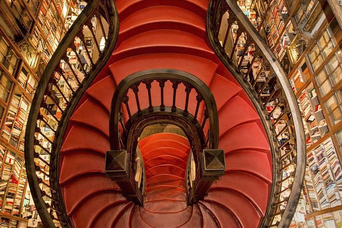 Harry Potter and Lello Bookshop Tour : Highlights and Hidden Gems - Lello Bookshop: the film look, plus context
