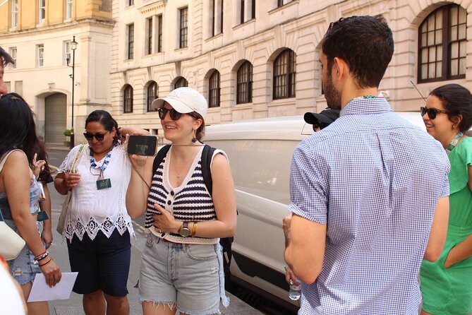 Harry Potter City Escape Tour in London - Piccadilly Circus: the moment where team energy spikes