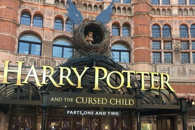 Harry Potter Filming Locations: Private Black Cab Tour in London - Tower Bridge for Harry on the fire bolt broom