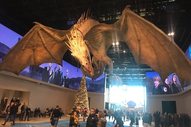 Harry Potter Studio Tickets and London Film Locations Guided Tour - Coach transfer to Leavesden: a clean change of pace