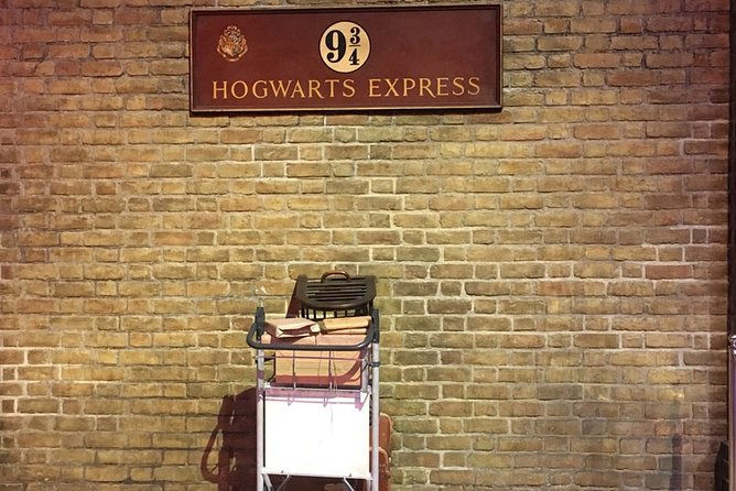 Harry Potter Tour in London The Magic Continues.in Executive luxury Vehicle - Private luxury pickup from Westminster: where comfort actually helps