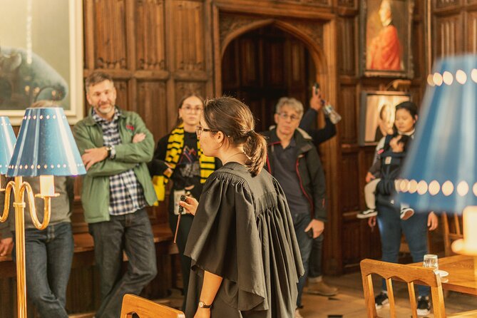 Harry Potter Walking Tour of Oxford Including New College - Clarendon Building: when old studies blur science and magic
