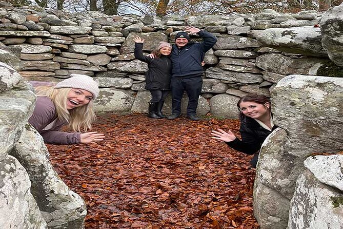 Invergordon Cruise Excursion to Loch Ness and Outlander Sites - Clava Cairns and the Claire-Style Touch: 4000 Years of Stone Stories