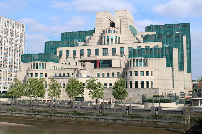 James Bond Film Location Walking Tour in London - Key Things You’ll Enjoy on This Bond Walking Tour