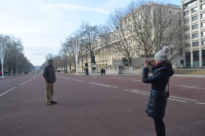 James Bond Film Location Walking Tour in London - Stop 3: The Mall, Westminster, and Royal-Adjacent Espionage