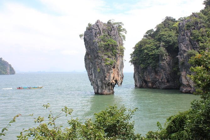 James Bond Island Big Boat Tour from Phuket - Hong Island: Lunch on Board While You Watch the Rocks