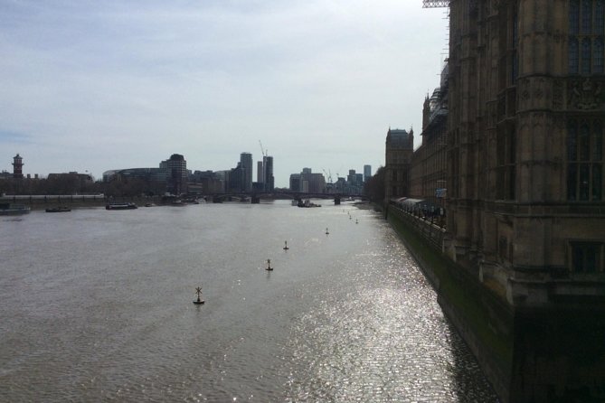 James Bond Private Tour - Stop 5: Waterloo Bridge and Cold War reality
