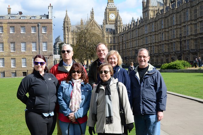 James Bond Ultimate Spy Taxi Tour - A Private Taxi That Makes Bond-Style Touring Easier
