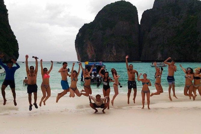 Krabi to James Bond and Hong Islands Offbeat Speedboat Tour - Hong Island lagoon stop: limestone cliffs and the best “photo + swim” blend