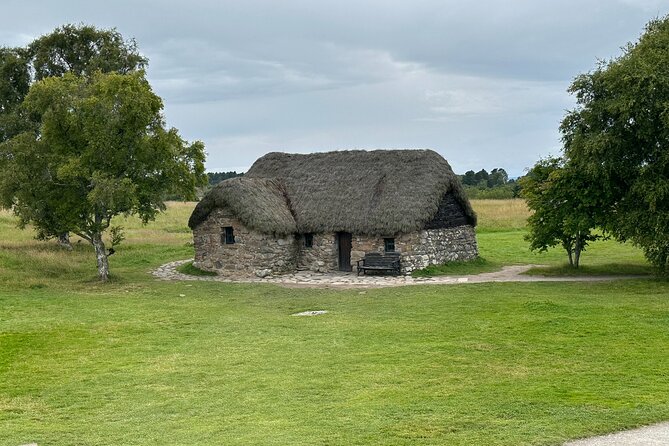 Loch Ness, Cawdor Castle, Outlander Sites & More from Inverness - Clava Cairns: Bronze-age stones with Outlander magic built in