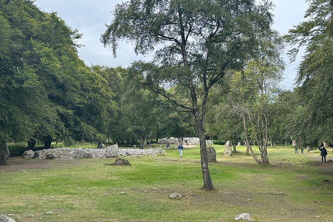 Loch Ness Tour: Day Trip to Loch Ness, Outlander Sites and More - Stop 3: Culloden Battlefield—walk the lines, see the graves, and feel the cost