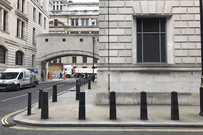 London Harry Potter Filming Locations Sightseeing Tour - Whitehall and the Ministry of Magic vibe near Downing Street