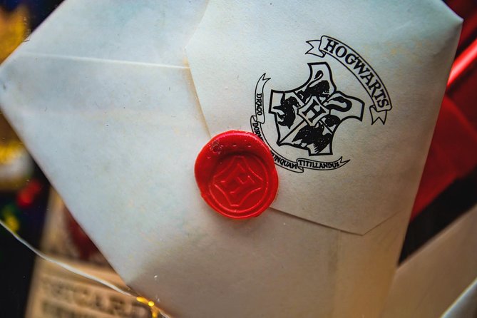 London The Best of Harry Potter Guided Tour (Free for Kids) - Palace Theatre and Leicester Square: West End Energy With Potter Markers