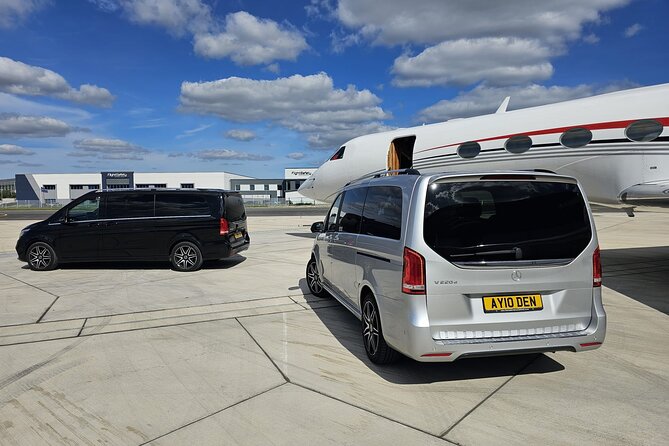 Luxury Private Chauffeur to Harry Potter Studio Tour (6 hours) - Comfort and small perks inside the Mercedes
