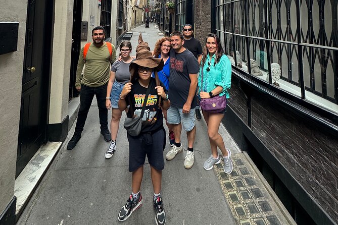 Magical Harry Potter tour in Spanish, ! You choose the option! - Millennium Bridge crossing: film drama on real pavement