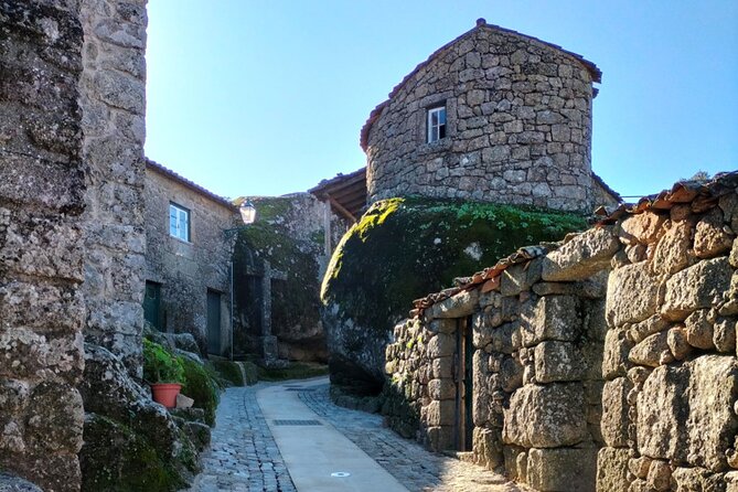 Monsanto (TV's Game of Thrones) Full Day Private Tour from Lisbon - Castelo de Monsanto: The Walk Up to the Real Dragonstone Atmosphere