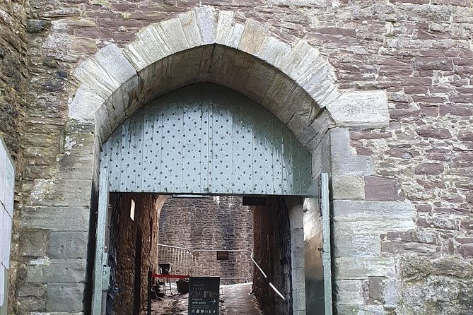 Outlander Tour - Doune Castle: The Dramatic Gatehouse and the Story’s Castle Leoch