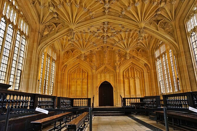 Oxford Harry Potter Film Locations Walking Tour by Alumni™ - Guide style: tailoring matters more than you think