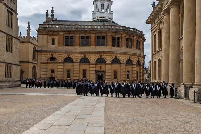 Oxford University and Harry Potter Tour with Live Entertainment - Martyrs’ Memorial to Balliol College: human stakes and student quirks