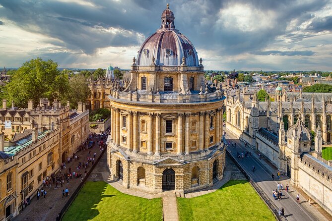 Private | Harry Potter Film Tour By Alumni™ & New College Entry - New College entrance: cloisters, ferret gymnastics, and real access