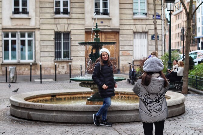 Private Screen to Streets: A TV Show-inspired Paris Walking Tour - Pont des Arts and the Louvre area: the bridge moment and the Paris classic backdrop