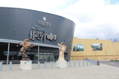 Private Transfer: Central London to Harry Potter Warner Bros Studio in Leavesden - The studio-day ride: comfort, punctuality, and friendly driver communication
