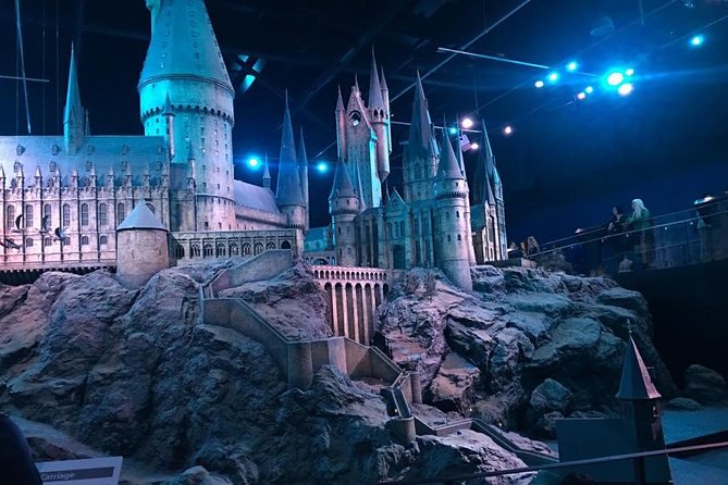 Private Transfers between London & Harry Potter Warner Studio - One-way vs round-trip: choose based on your studio entry time
