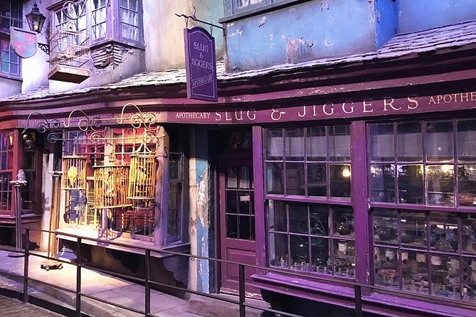 The Magic of Harry Potter Private Guided Tour for Kids and Families in London - The Private Guide Advantage for Families (and Why It Matters)