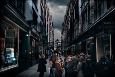 The Original Harry Potter Film Locations Tour : with Boat Ride - Where the Tour Starts and Ends (So You Don’t Lose Time)