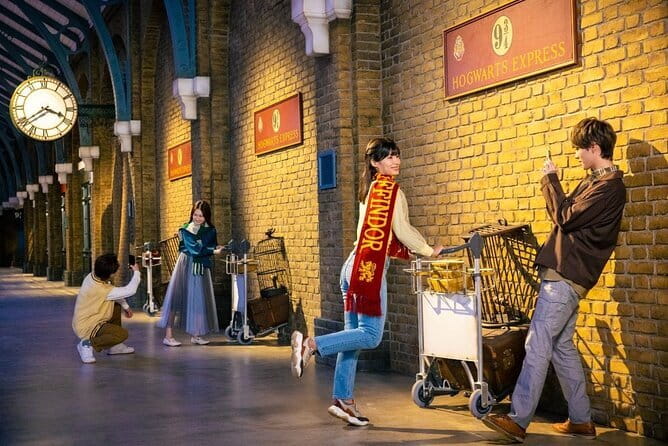 Tokyo WB. Studio Tour Harry Potter's Creation E-Ticket Optional - Hogwarts Great Hall: houses, house points, and big atmosphere