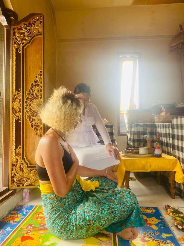 Ubud: Traditional Healing with White Lotus Blessing - Holy water, young coconut, and the purification bath