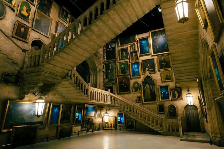 Warner Bros. Studio Tour Tokyo – The Making of Harry Potter - Inside the tour: walking through Hogwarts-world set pieces